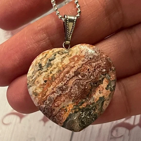 Natural jasper heart pendant silver tone chain - Picture 2 of 7